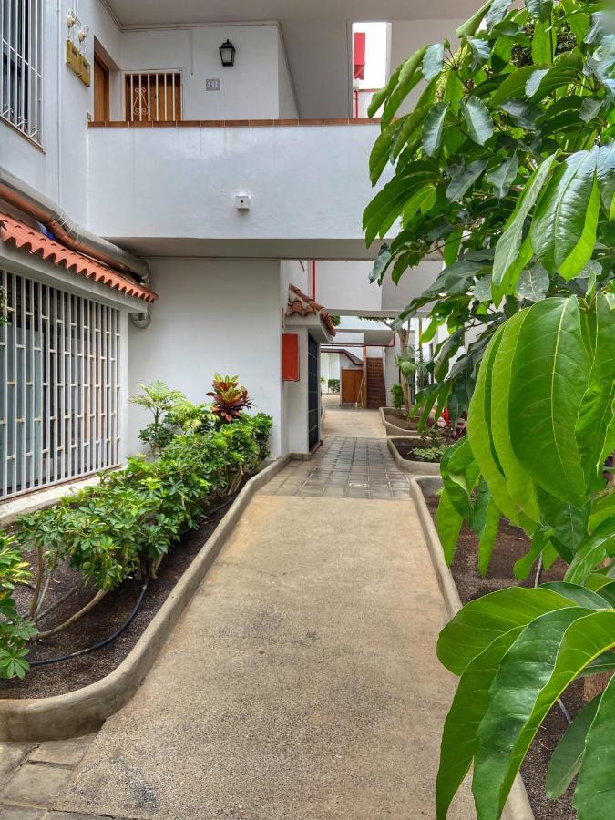 1 Bed Los Cristianos Near The Bus Station Arona  Exterior foto