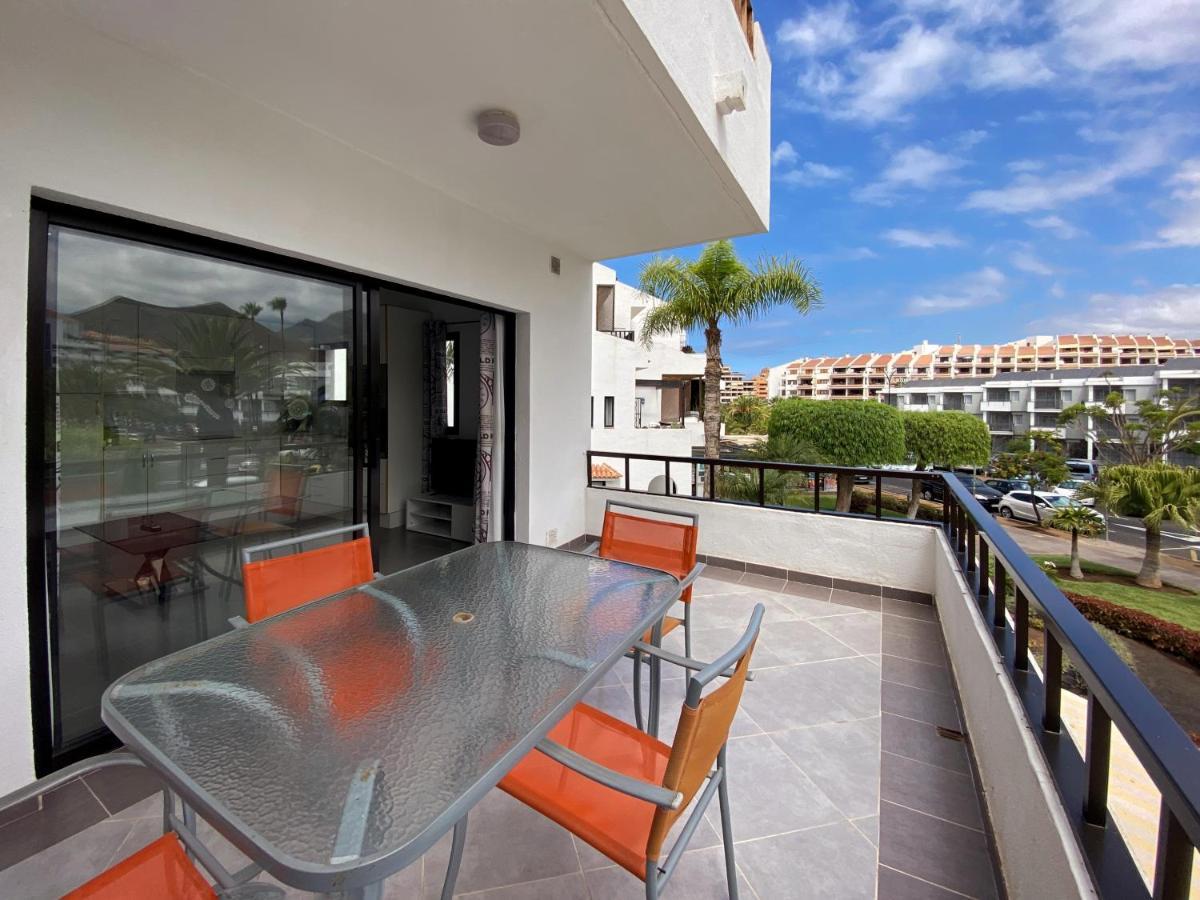 1 Bed Los Cristianos Near The Bus Station Arona  Exterior foto